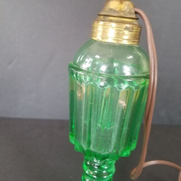 Vintage Westmoreland? Green Pressed Depression Glass Converted Whale Oil Lamp - Picture 6 of 10